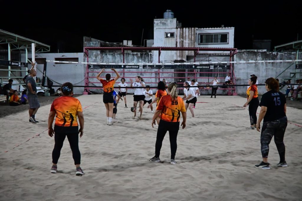 Une cachibol a cuatro ciudades en Mazatlán (8)
