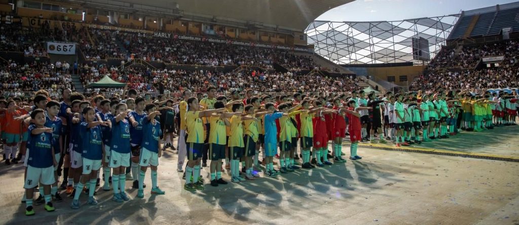 Viven intensamente los Culiacanenses la Inauguración de Mundialito 2026 1