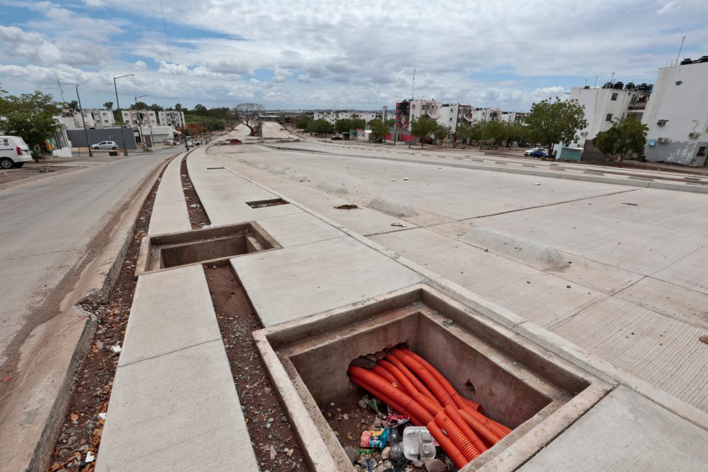 El gobierno de Sinaloa no se ha detenido, siguen las obras en todo el estado Gobernadora Yeraldine (3)