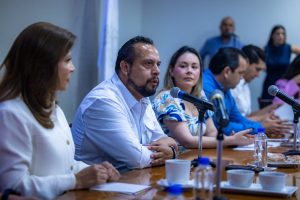 Gobernadora Yeraldine firmó convenio con la Universidad Nacional Rosario Castellanos