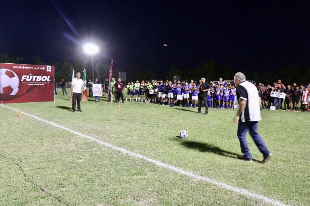 Inauguran en Sinaloa de Leyva el Torneo Estatal de Fútbol Infantil 2026 (9)
