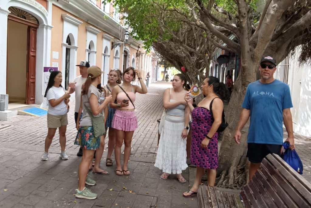 Más de 3,800 cruceristas disfrutan de Mazatlán