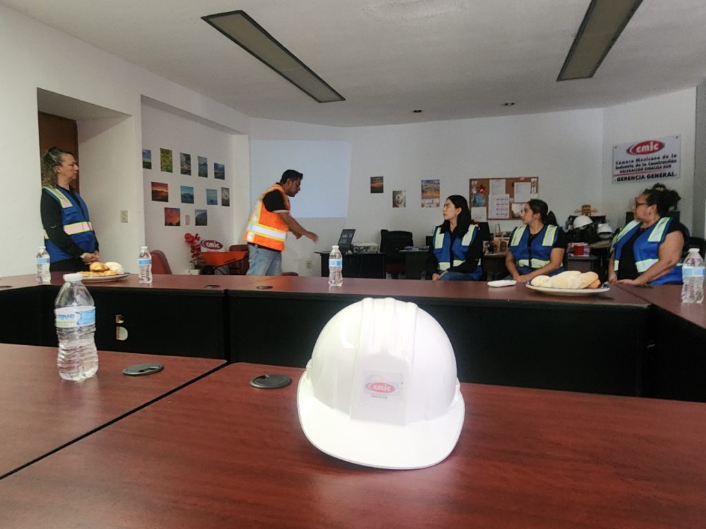 Pequeños Constructores del Futuro El campamento de la CMIC que transforma la chispa infantil en grandes proyectos (8)