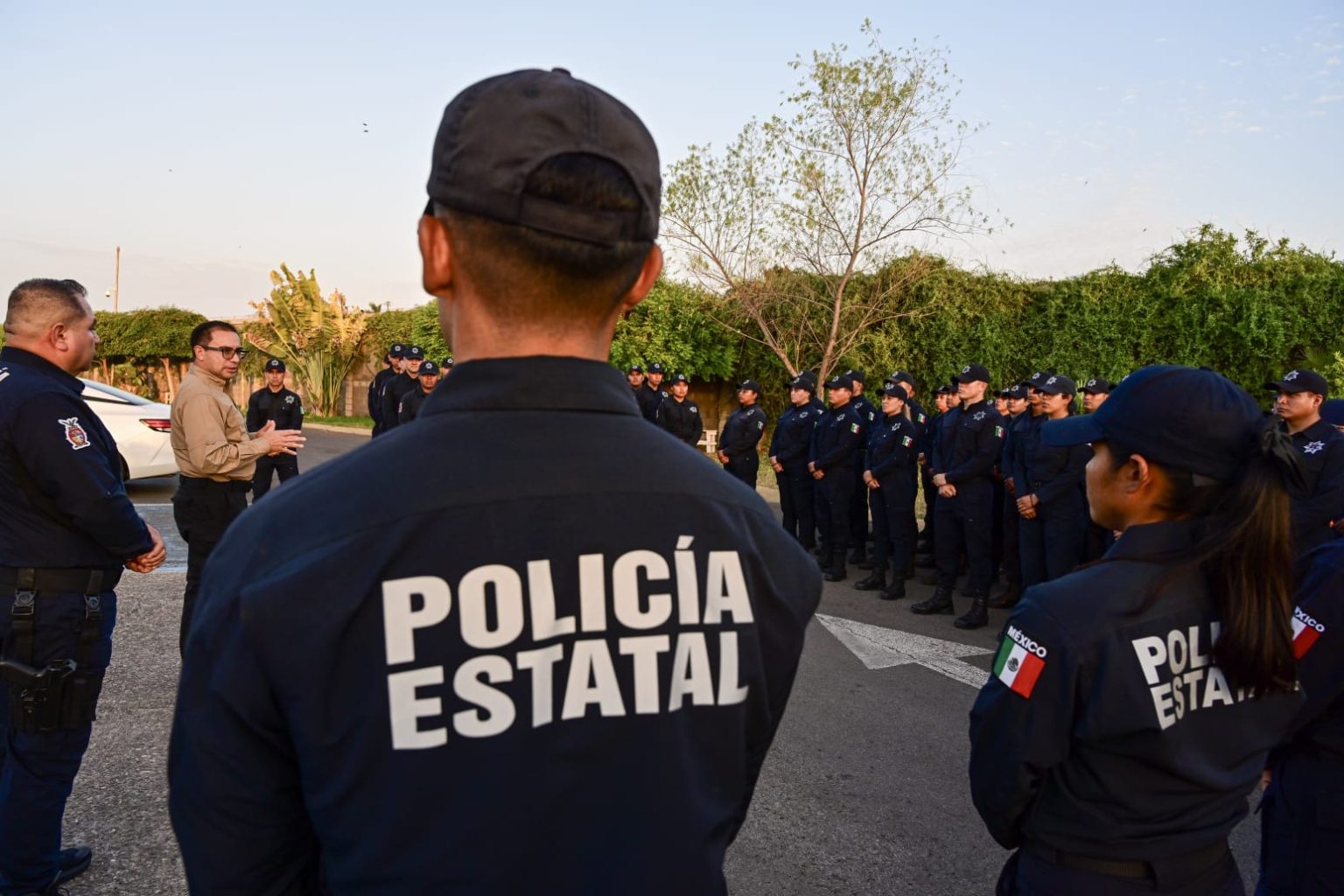 Se incorporan 100 nuevos elementos a la PEP; se comprometen a trabajar con honor y respeto por Sinaloa
