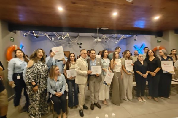 Sectur Sinaloa Entrega Reconocimientos y reconoce el profesionalismo del Sector Turístico de Mazatlán 2026 Junio (22)