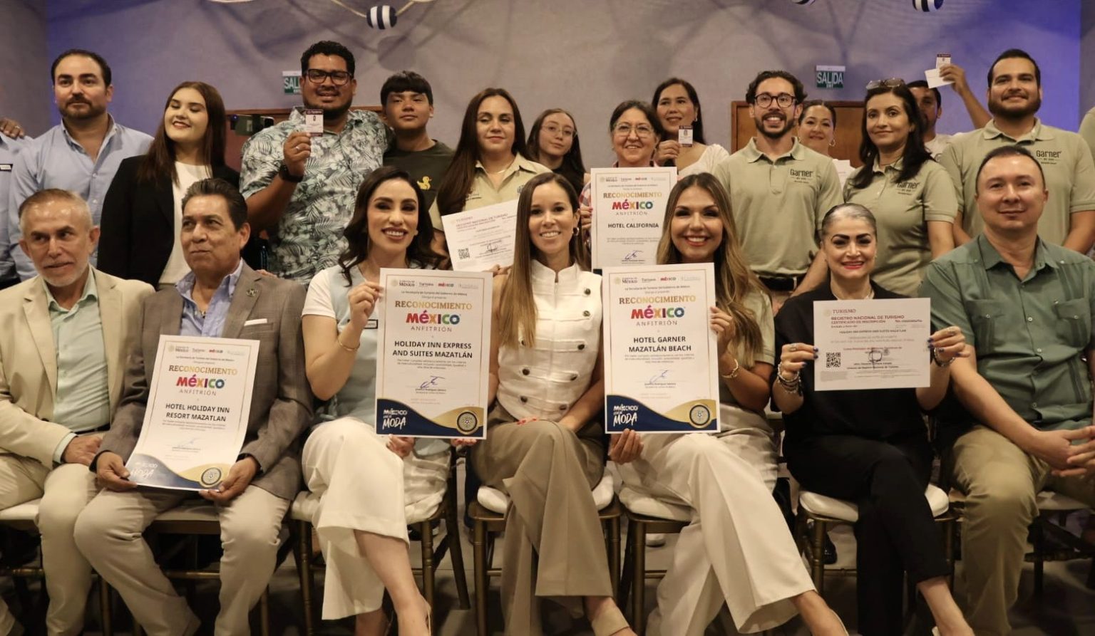 Sectur Sinaloa Entrega Reconocimientos y reconoce el profesionalismo del Sector Turístico de Mazatlán 2026 Junio (23) a