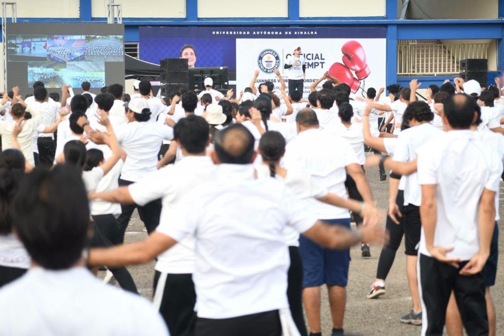 ¡La UAS y Marco Verde hacen historia! Mil universitarios se unen y logran el Guinness World Récord denominado la clase Fitness de Boxeo más grande en línea y múltiples sedeS (20)
