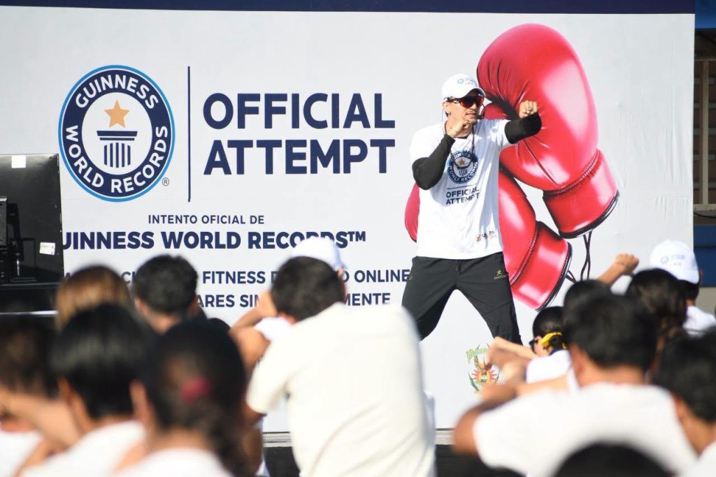¡La UAS y Marco Verde hacen historia! Mil universitarios se unen y logran el Guinness World Récord denominado la clase Fitness de Boxeo más grande en línea y múltiples sedeS (21)