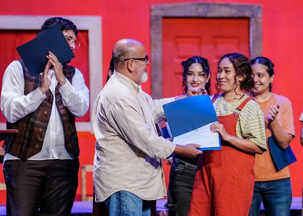 “Antenas” marcará el debut como dramaturga de la actriz mazatleca Giselle A. Rosas