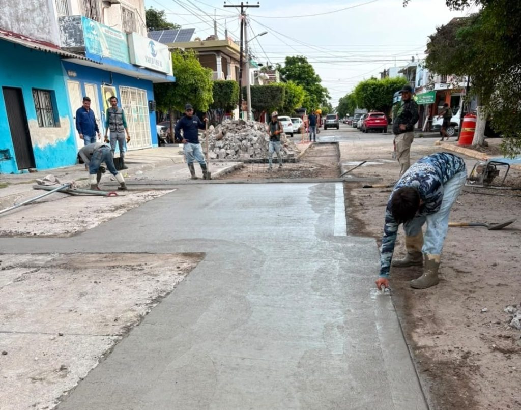 Avanza a su etapa final la rehabilitación del alcantarillado en la calle Juan Escutia