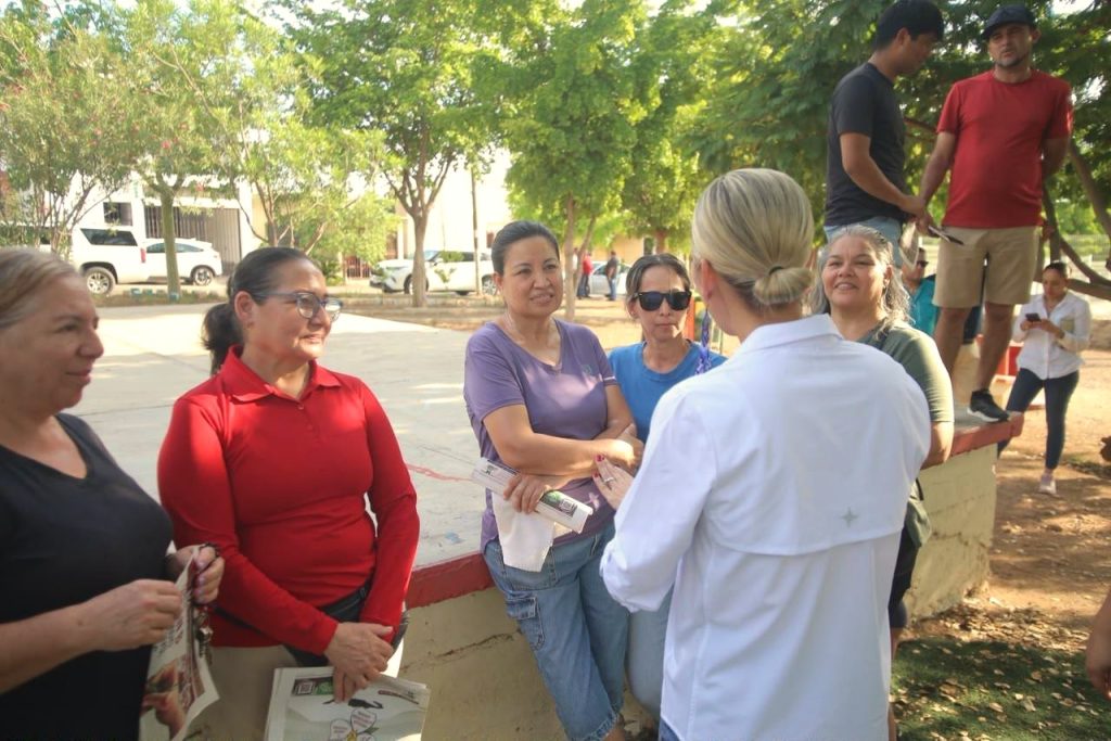 Estrella Palacios culmina intensa jornada de recorridos en las colonias Nakayama y 5 de Febrero de Culiacán 2026 3