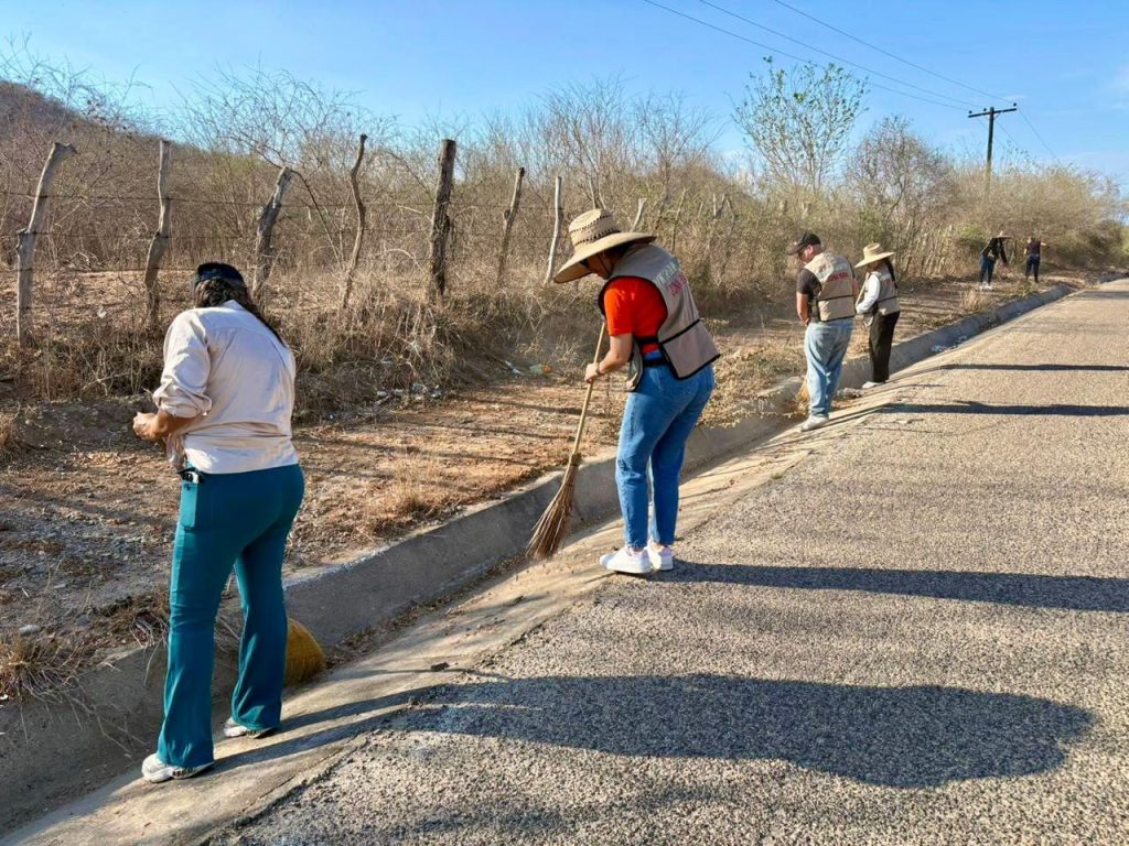 Gobierno de Mazatlán impulsa acciones para el cuidado del entorno en Potrero de Carrasco