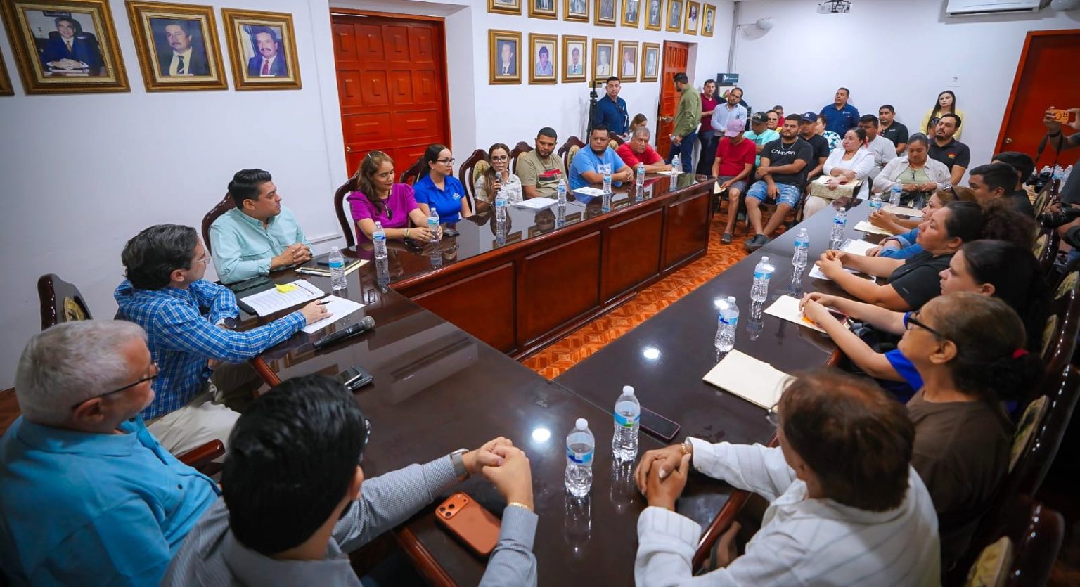 Gobierno de Sinaloa acerca opciones de financiamiento a comerciantes y empresarios de Escuinapa 2026
