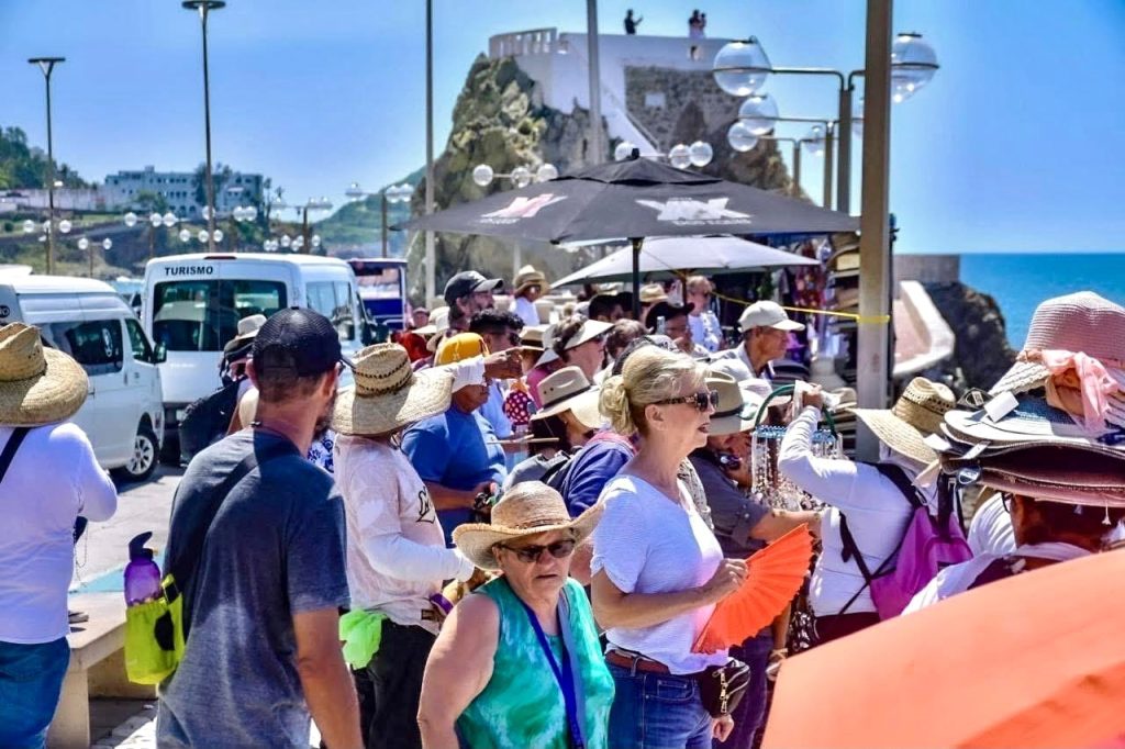 Mazatlán mantiene el impulso del turismo de cruceros con la llegada del Carnival Panorama 2026 2