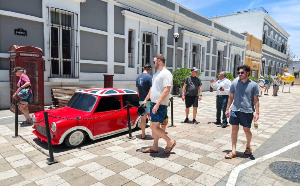 Turistas Disdrutan del Verano en Mazatlán Mireya Sosa Osuna Sectur Sinaloa 2026 3