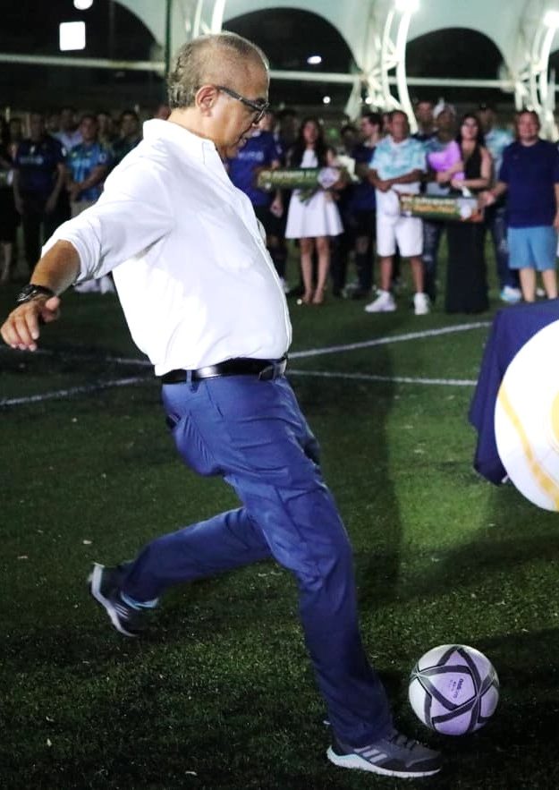¡Con sabor mundialista! Inauguran Torneo Intramuros El Cid con fiesta en las gradas, madrinas y 144 jugadores en la cancha 2026