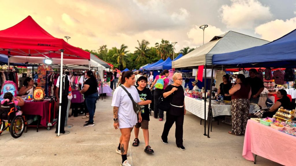 Gobierno Municipal impulsa bazares para apoyar a emprendedores de Mazatlán (5)