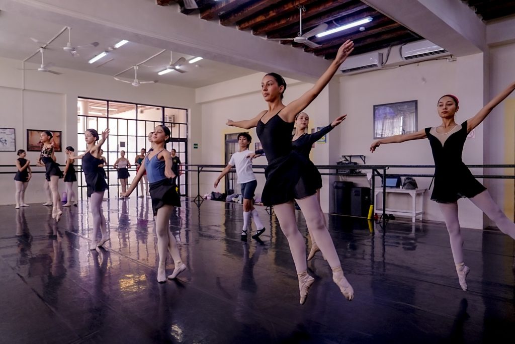 Inscríbete en el CMA y estudia Ballet Clásico (5)