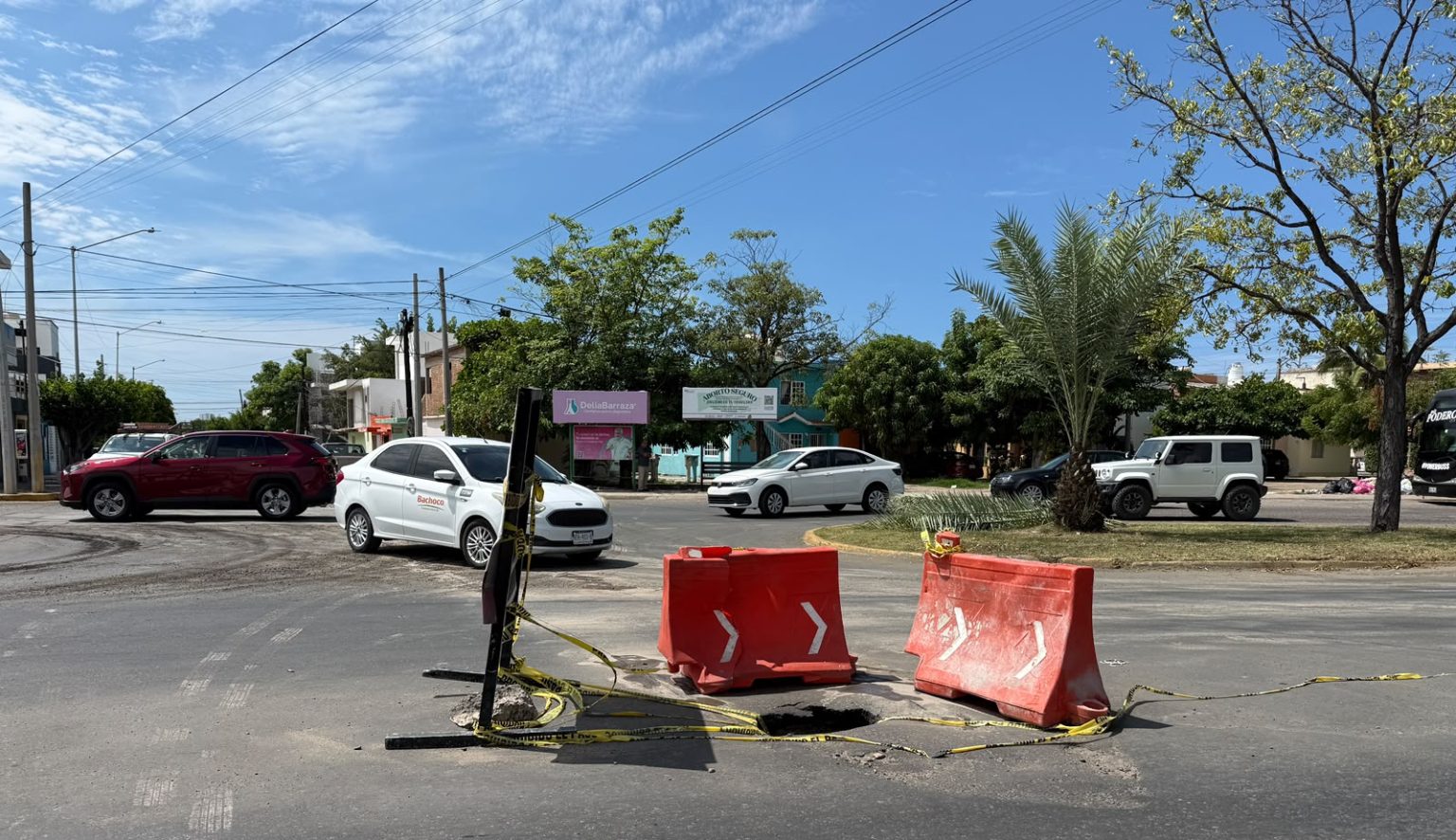 JUMAPAM rehabilita red de alcantarillado en la Avenida del Delfín