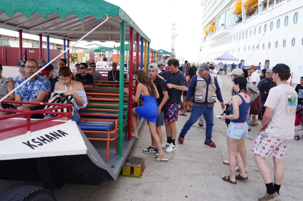 Mazatlán recibe el primero de nueve cruceros programados para septiembre