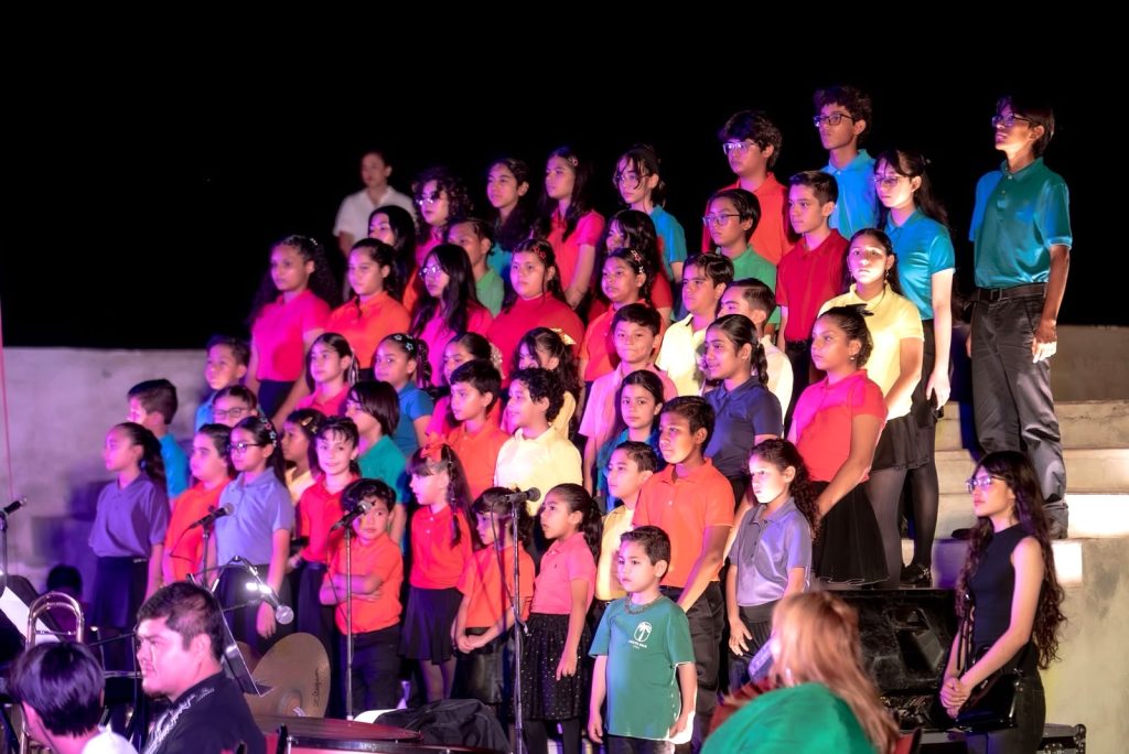 Brillo, talento y tradición enmarcan la inauguración del Festival Cultural Mazatlán 2026 con el Concierto Sobre las Olas 10