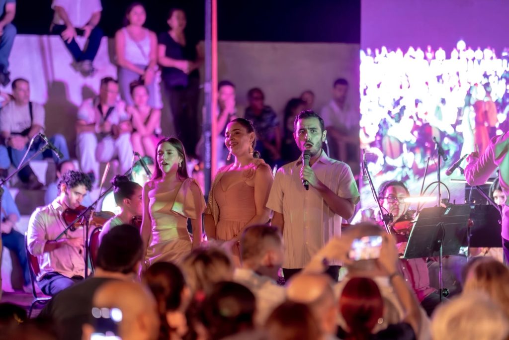 Brillo, talento y tradición enmarcan la inauguración del Festival Cultural Mazatlán 2026 con el Concierto Sobre las Olas 11