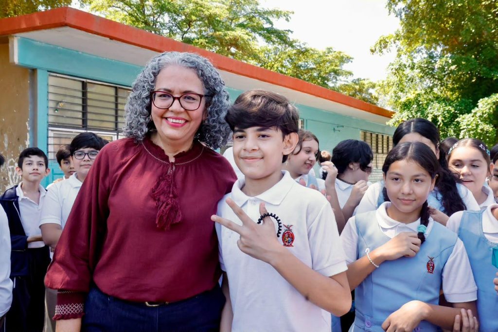 Compromete gobernadora Graciela Domínguez la rehabilitación integral de la secundaria general Severiano Medina Moreno, en Culiacán (2)