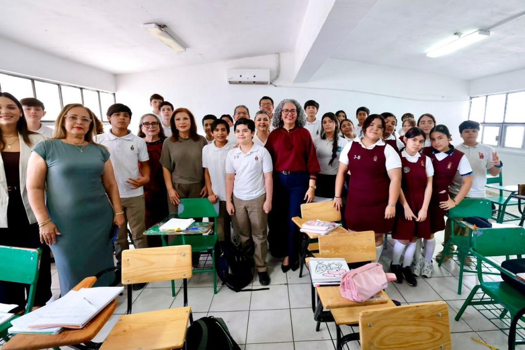 Compromete gobernadora Graciela Domínguez la rehabilitación integral de la secundaria general Severiano Medina Moreno, en Culiacán (9)