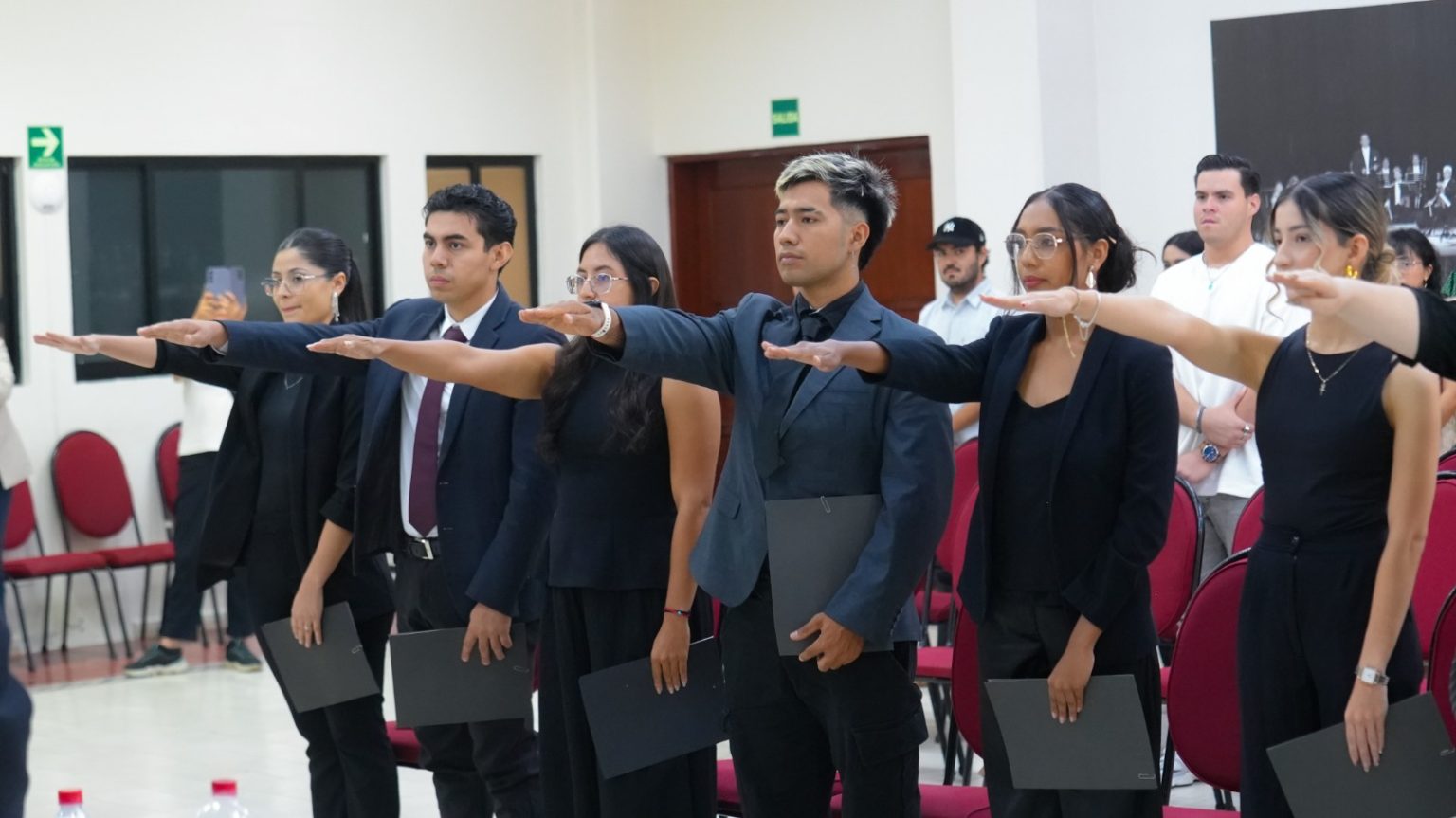 En un hecho histórico celebran examen profesional y toman protesta a egresados del CMA graduados por Excelencia Académica
