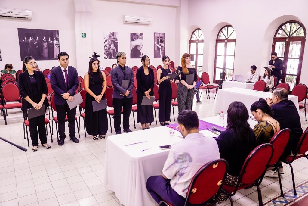 En un hecho histórico celebran examen profesional y toman protesta a egresados del CMA graduados por Excelencia Académica (8)