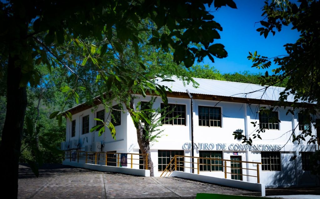 Entre montañas, paisajes espectaculares y guacamayas verdes la Reserva Ecológica de la UAS reabre sus puertas para vivir una aventura en Cosala (3)